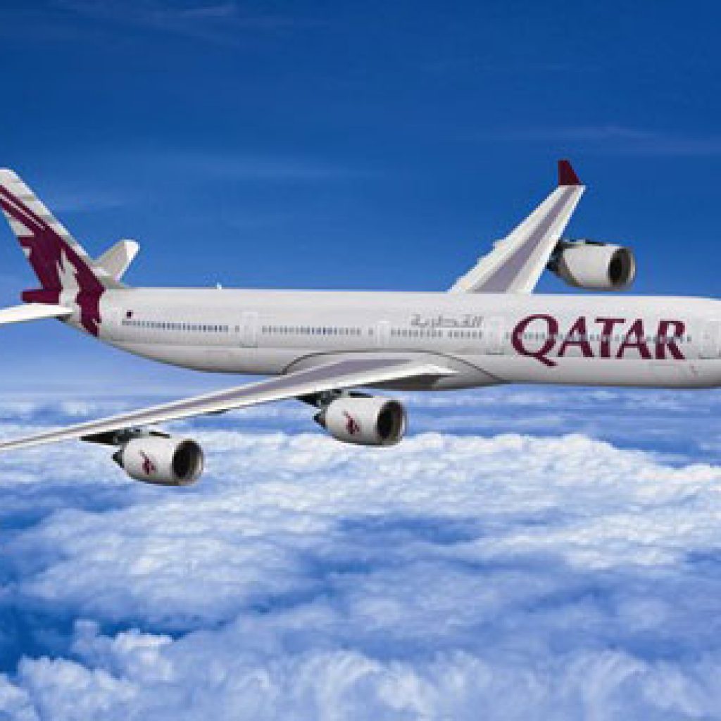 إصابة 12 شخصا على متن طائرة الخطوط الجوية القطرية بسبب مطبات هوائية شديدة