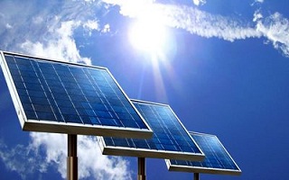4 بنوك دولية تشارك فى تنفيذ محطة شمسية بقدرة «50 ميجاوات»