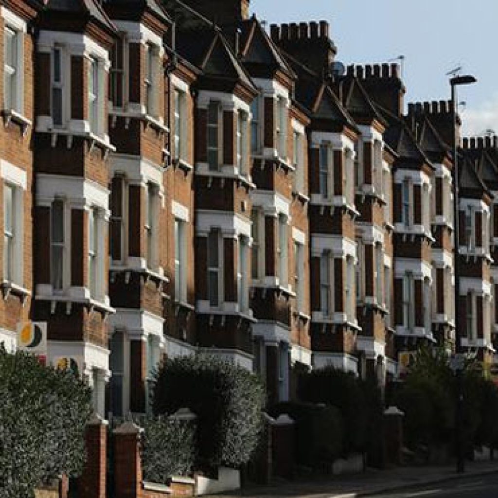 الإيجار بدلا من الشراء.. خيار أغنى مشتري المنازل في لندن بسبب الفائدة المرتفعة