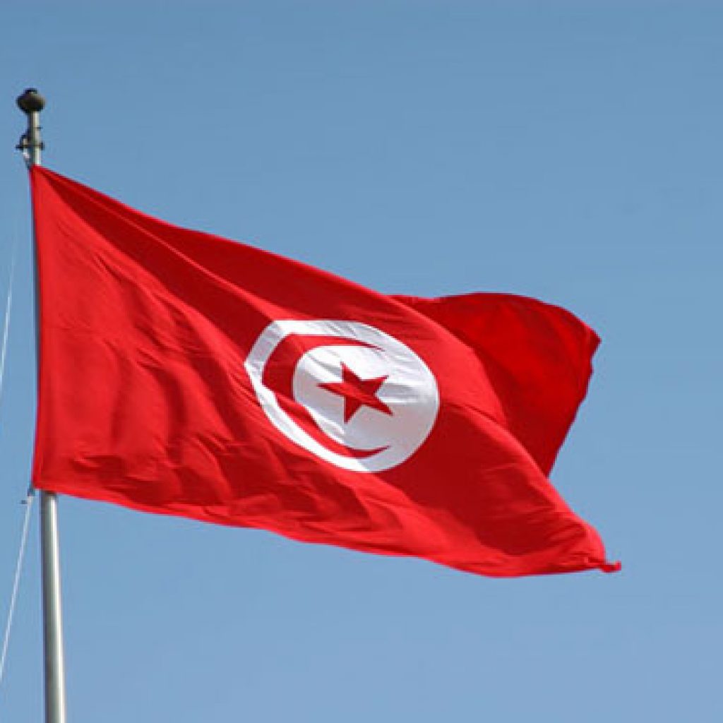 تونس تعيد فتح أجوائها أمام الطائرات الليبية