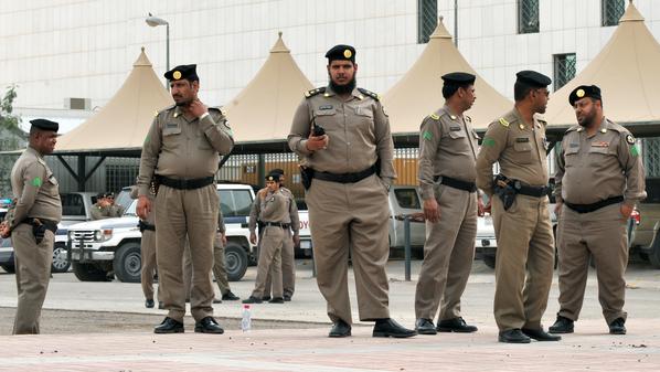"السعوديون" يتهمون الشيعة بقتل شرطيين في الرياض