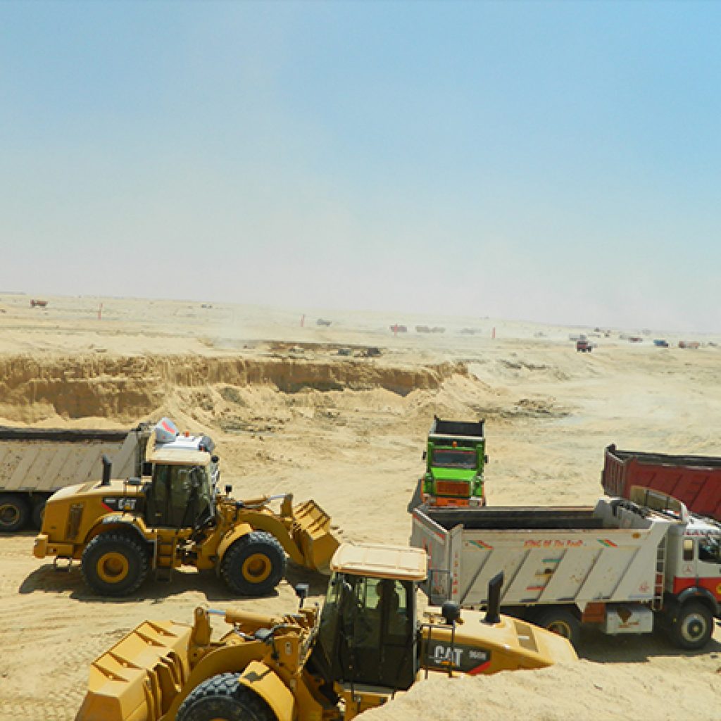 مصرع وإصابة 3 عمال في موقع حفر الأنفاق ببورسعيد
