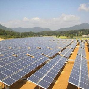 «المصرية لنقل الكهرباء» توقع عقدا لمحطة طاقة شمسية بقدرة 600 ميجاوات