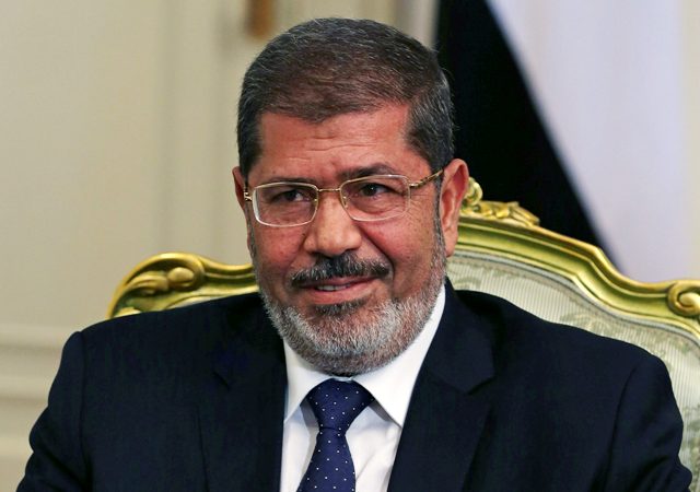 وفاة الرئيس المعزول محمد مرسي العياط أثناء محاكمته
