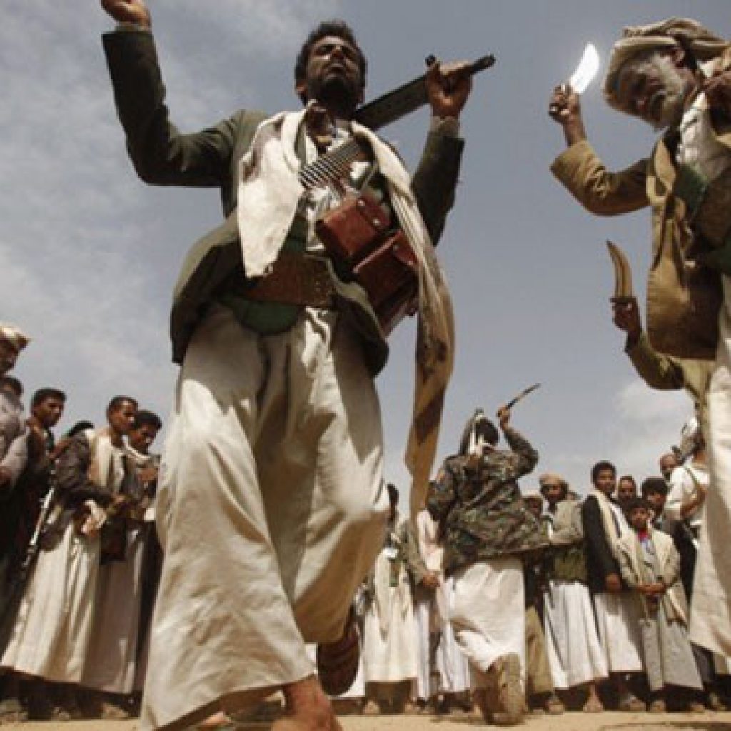 الحوثيون أشد خطرا على باب المندب من القاعدة.. كيف ستتعامل مصر؟