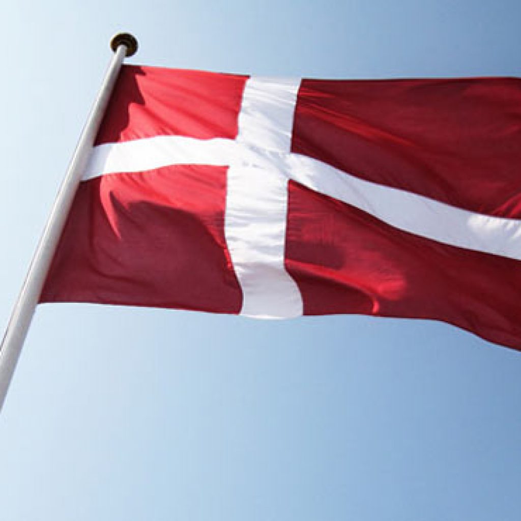 الدنمارك قد تحتذي بسويسرا وتوقف ربط الكرونا باليورو