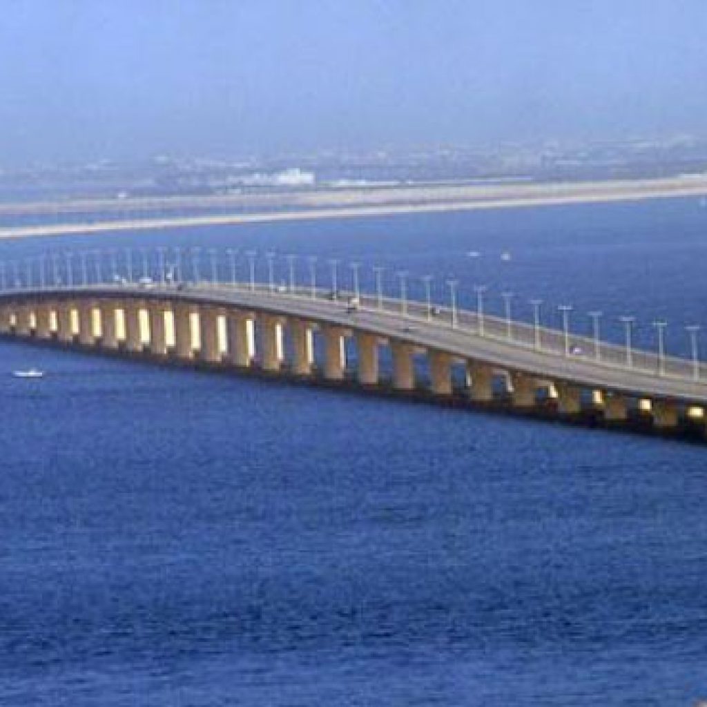 "رجال الأعمال" : الجسر البري يصل  بالسائحين السعوديين إلى 2 مليون سنوياً