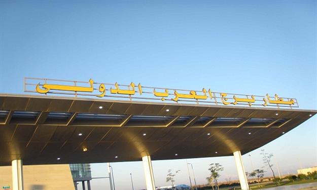 إحباط تهريب أجزاء طائرات تجسس بمطار برج العرب (صور)