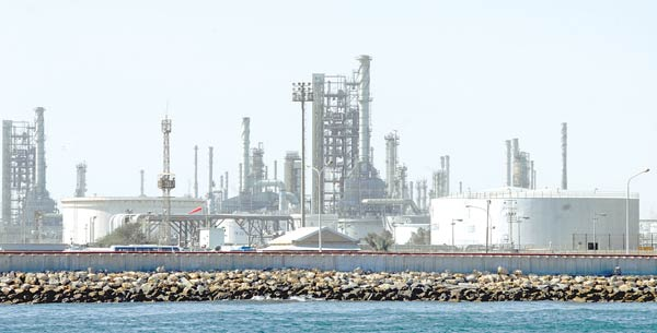 انخفاض سعر برميل النفط الكويتي 2.02 دولار