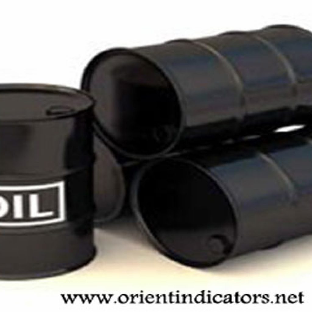النفط يستقر قرب 102 دولار ويتجه لتسجيل خسارة أسبوعية بفعل الدولار