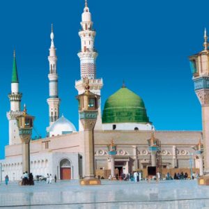 السعودية تفتتح المسجد النبوي بعد إغلاق 74 يوما بسبب «كورونا»