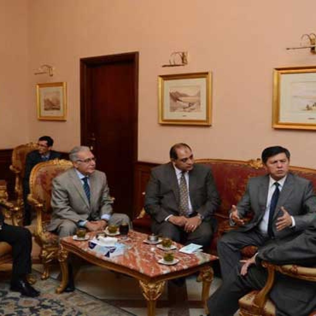 أوزباكستان تطلب الإستعانة بالخبرات المصرية