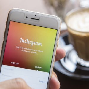 تحديث يطلق العنان لهشتقة الإيموجى على إنستجرام
