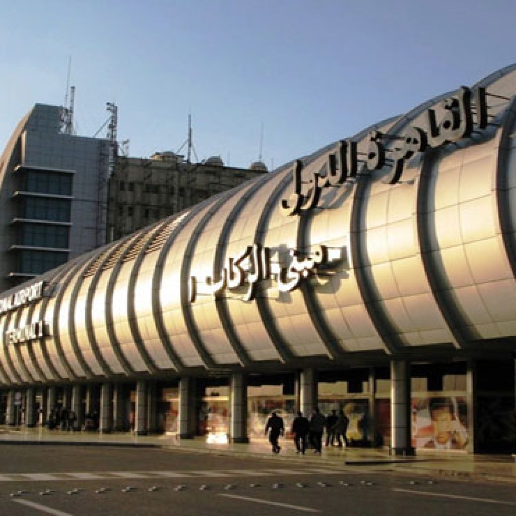 انقطاع الكهرباء عن برج المراقبة بمطار القاهرة يؤخر 15 رحلة