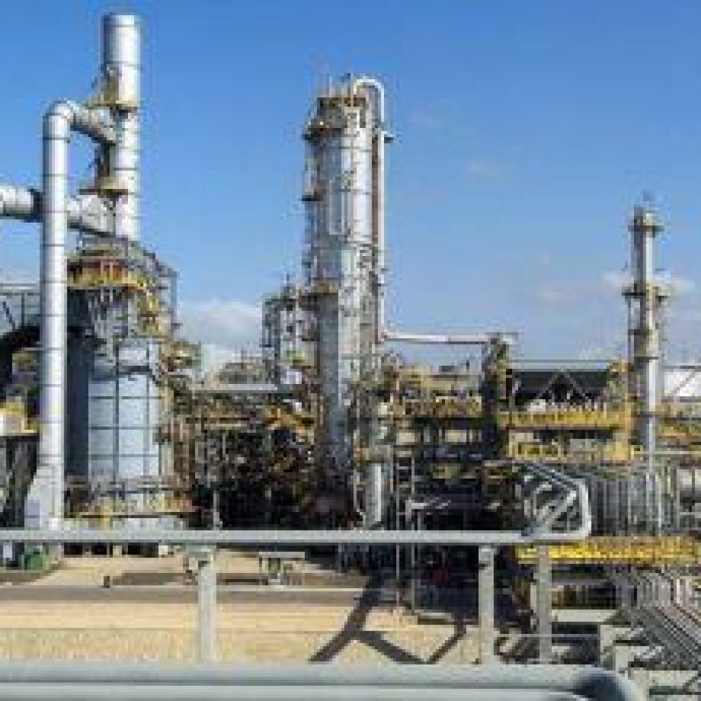 أسعار البترول تشهد تقلبات مع شدة الأحداث اليمنية