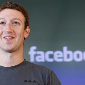 مؤسس فيسبوك : نعمل مع الحكومة المصرية لإطلاق الانترنت المجاني