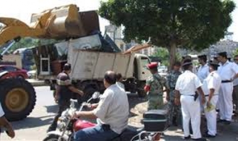 حملة لإزالة الإشغالات بمدينة شبين القناطر