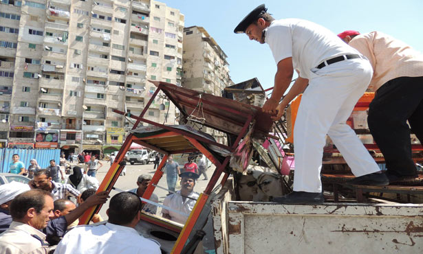 مرسى مطروح تحرر 205 محاضر للباعة الجائلين وإشغال الطريق خلال مارس