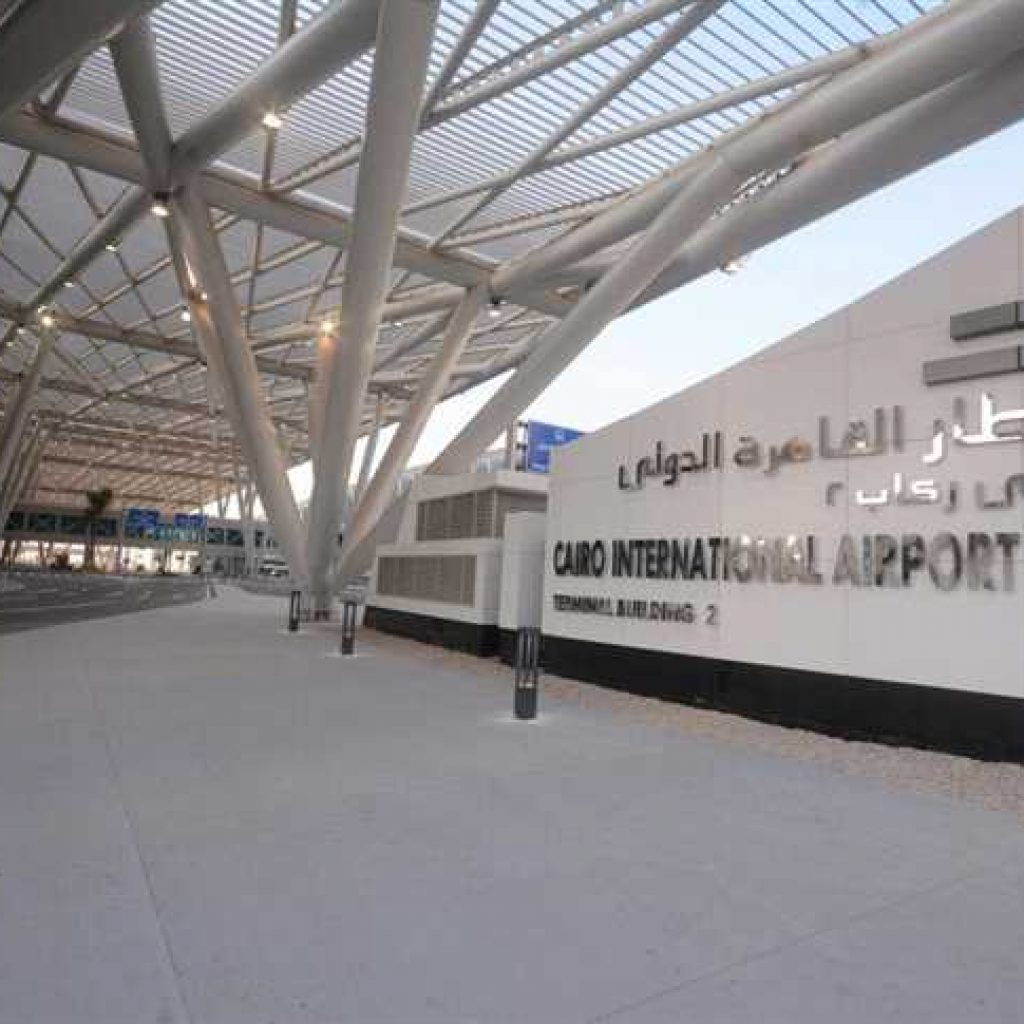 البنك الدولي: مطار القاهرة يمكنه التحول لمركز شحن جوي دولى
