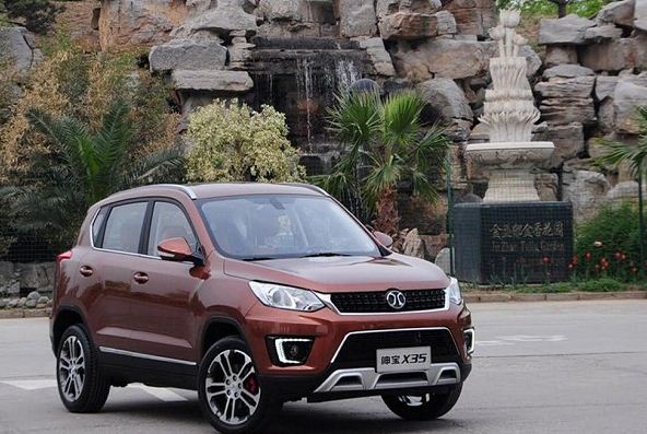 Baic x35 отзывы. X35 BAIC. BAIC Senova. BAIC x35 2021. BAIC x3 клиренс.