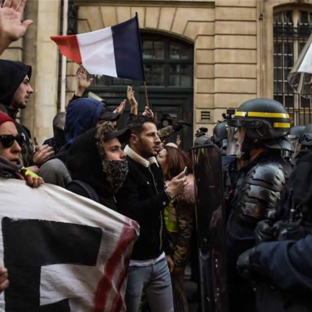 فرنسا تبحث تعديل ضريبة الثروة مع استمرار الاحتجاجات