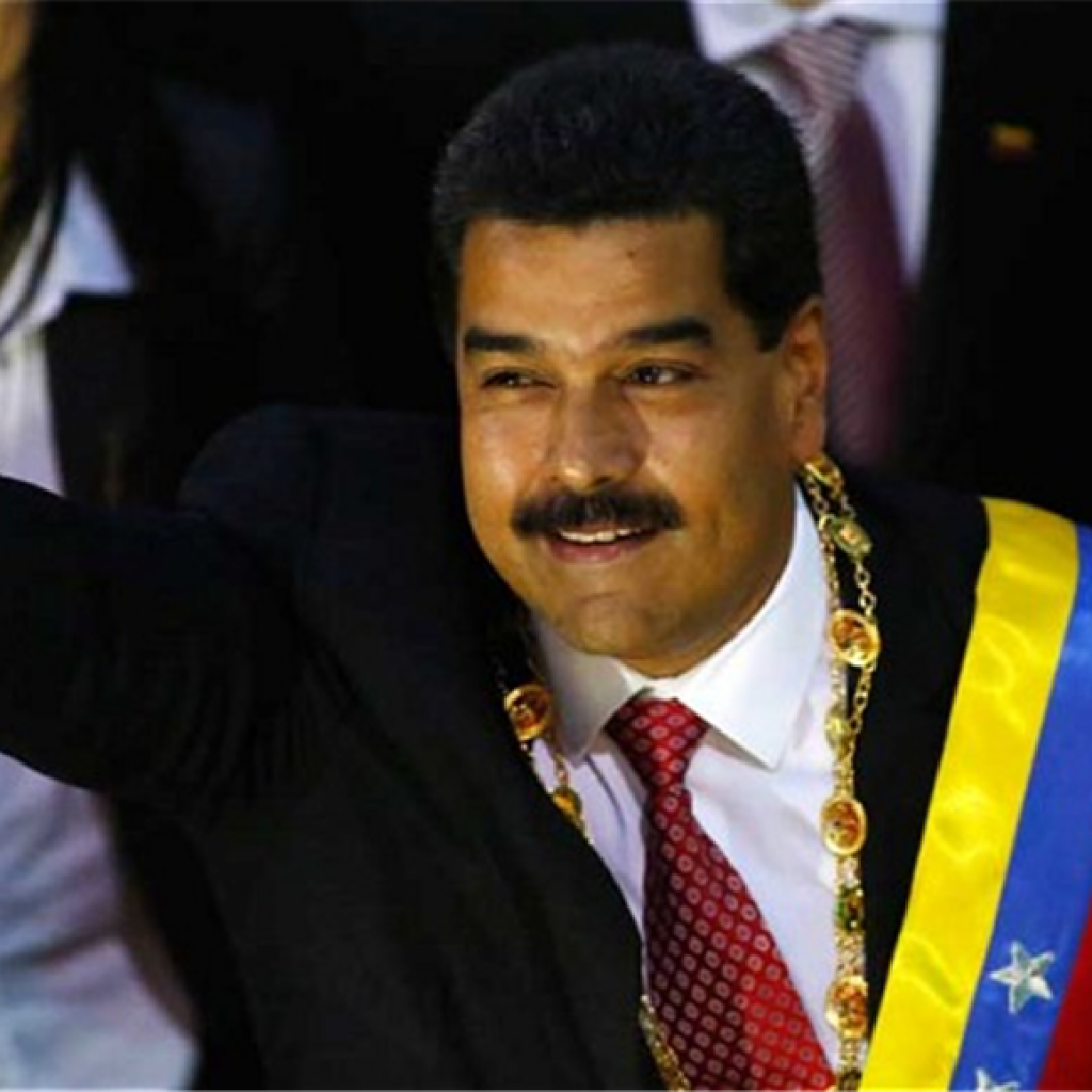 الرئيس الفنزويلي يفتتح الجناح المصري في معرض الكتاب ويشيد بموقف السيسي لدعم فلسطين