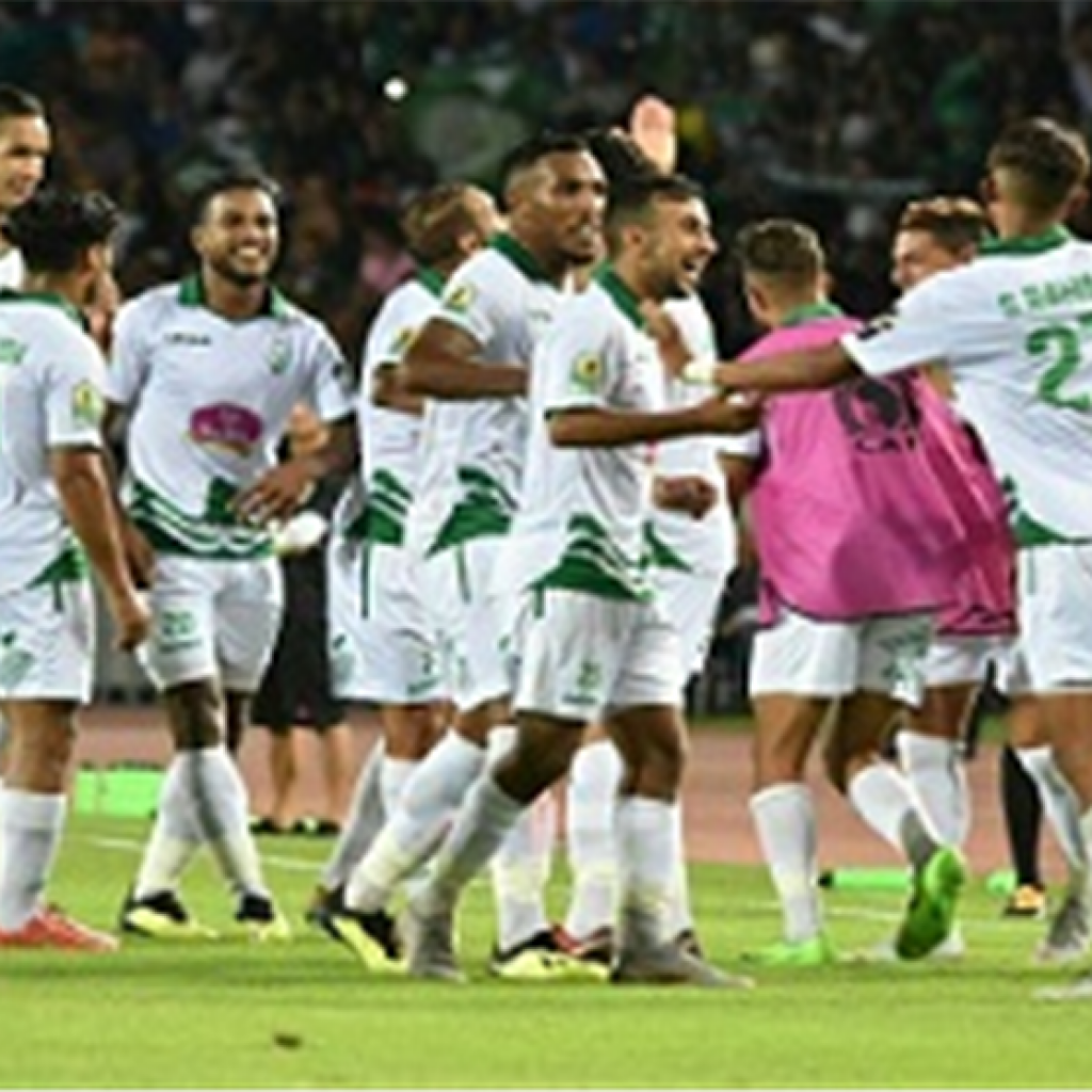 الرجاء المغربي يعلن شفاء 4 لاعبين من مصابي كورونا قبل لقاء الزمالك