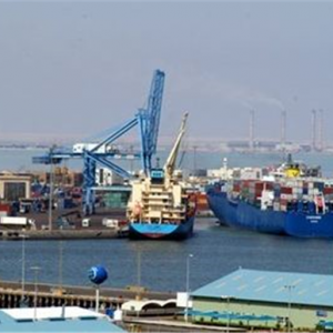 «الإسكندرية لتداول الحاويات» تستعد للمرحلة الثانية من تعميق رصيف 96 بميناء الدخيلة