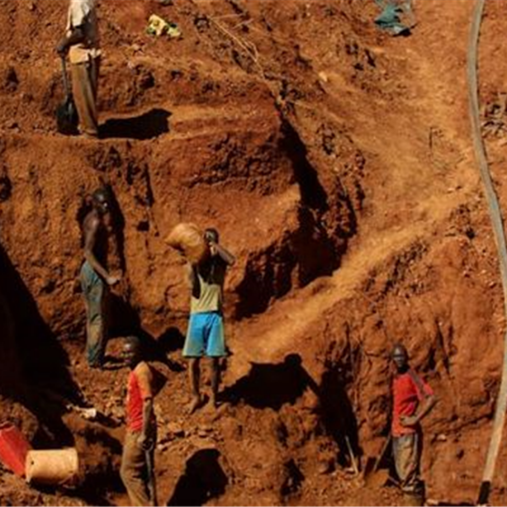 لعنة الذهب في زيمبابوي تقتل 22 شخصا إثر تنقيب غير قانوني