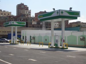 وزير البترول يتابع تقدم تنفيذ برنامج التوسع في محطات الغاز الطبيعي للسيارات
