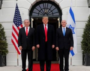 ترامب يوقع إعلان الاعتراف الأمريكي بسيادة إسرائيل على الجولان