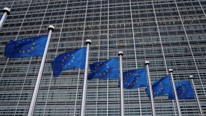 الاتحاد الأوروبي تتبنى قائمة سوداء محدثة للملاذات الضريبية