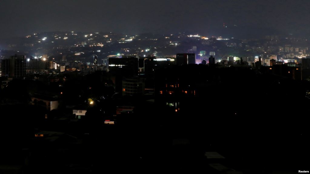 1.5 مليون شخص يعانون من انقطاع الكهرباء في أوديسا الأوكرانية بعد غارة روسية