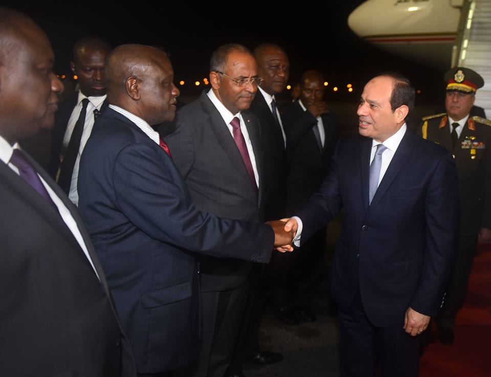 السيسي يصل أبيدجان كأول رئيس مصري يزور كوت ديفوار (صور)