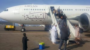 اشتباكات طرابلس تغلق مطارها الوحيد مجددا