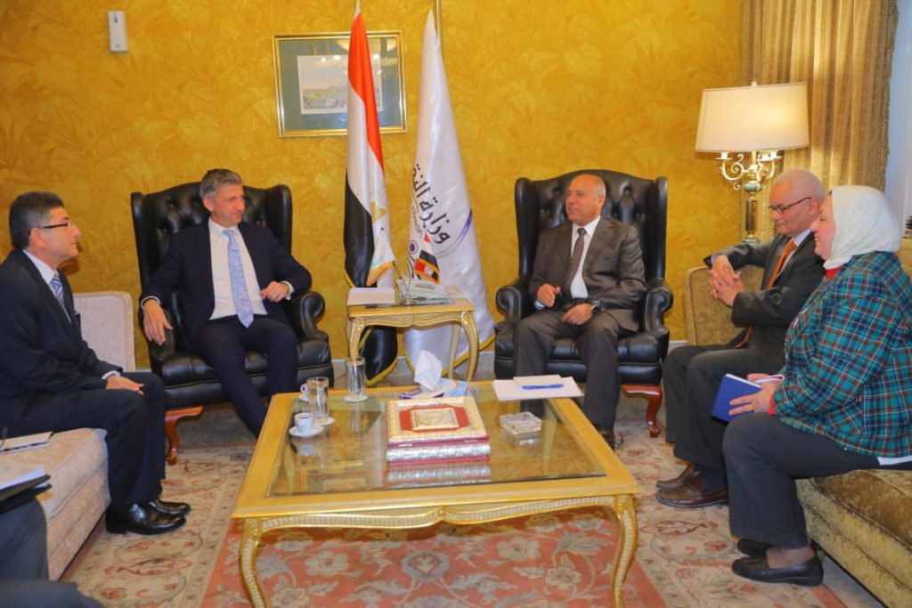 وزير النقل يبحث تفعيل مذكرة تفاهم بين ميناءى الإسكندرية ولماسول القبرصي