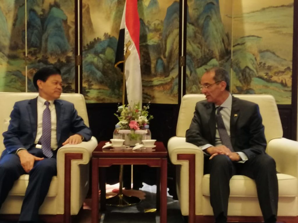 نشاط مكثف لوزير الاتصالات في بكين