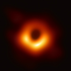 الكشف عن أول صورة حقيقة لثقب أسود (فيديو)