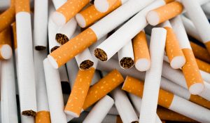 «حماية المستهلك»: ضبط 2350 علبة سجائر مهربة وتحرير 131 محضرا لعدم إعلان الأسعار