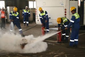 مناورة تدريبية على الحرائق بورش هيئة ميناء دمياط