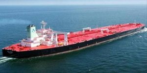 الحكومة تنفي منع عبور سفن النفط المتجهة لسوريا