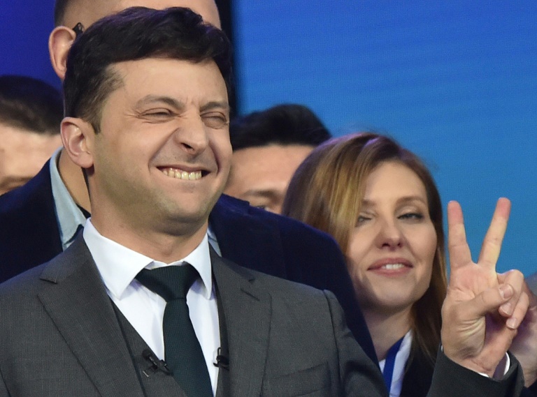 هل يفوز الممثل الكوميدى زيلينسكى برئاسة أوكرانيا بنسبة 73%؟