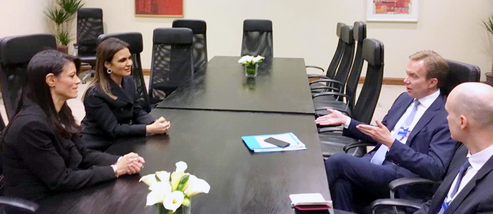 وزيرتا الاستثمار والسياحة تستعرضان إصلاحات الحكومة مع رئيس «دافوس»