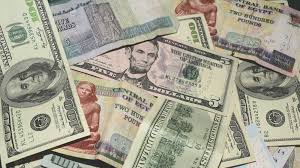 بفضل التدفقات النقدية الأجنبية.. الجنيه يقفز أمام الدولار 5% منذ بداية العام