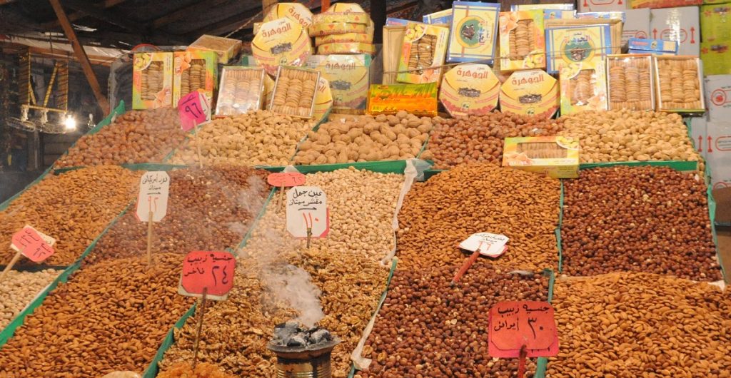 تجار : تراجع في معدلات بيع ياميش رمضان بالإسكندرية بنسبة 75٪ هذا العام