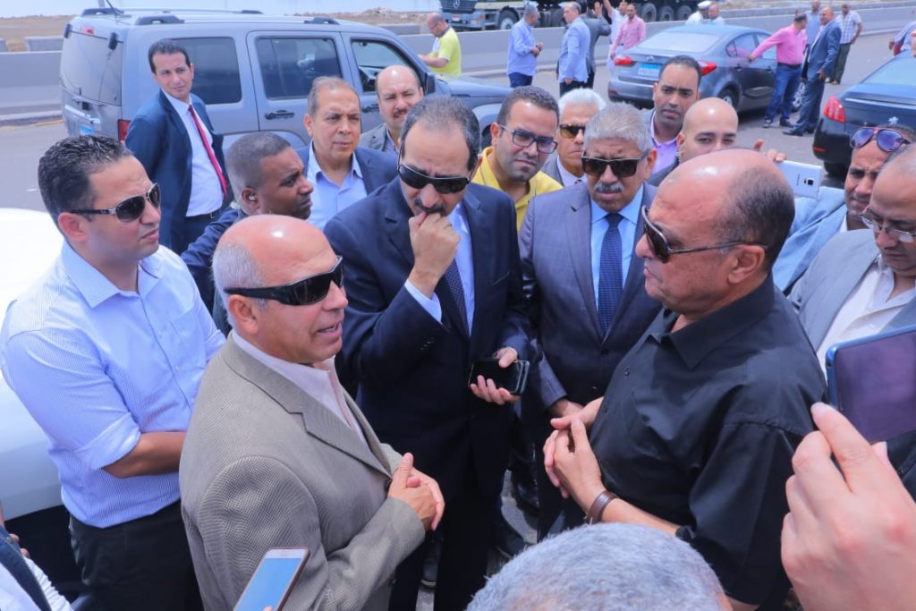 وزير النقل يتابع أعمال تنفيذ محاور الربط التنموية غرب الإسكندرية