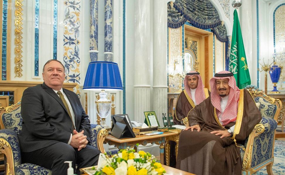 حرية الملاحة وأسواق الطاقة تتصدر مباحثات العاهل السعودي وبومبيو