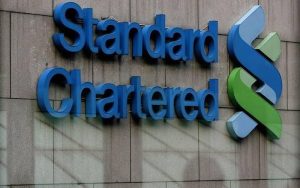 مصرفيون يتوقعون دعم بنك «ستاندرد تشارترد» لبرنامج الطروحات الحكومية