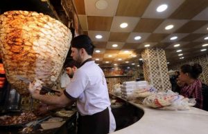 مدير بسلسلة مطاعم أمريكية: مأكولات السوريين أرخص لأن معظمهم خارج الاقتصاد الرسمي