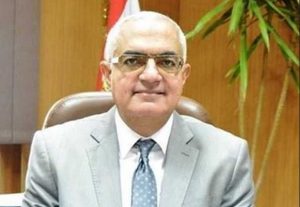 رئيس جامعة المنصورة يقدم الدعم النفسى لطالبة واقعة التبول اللاإرادى